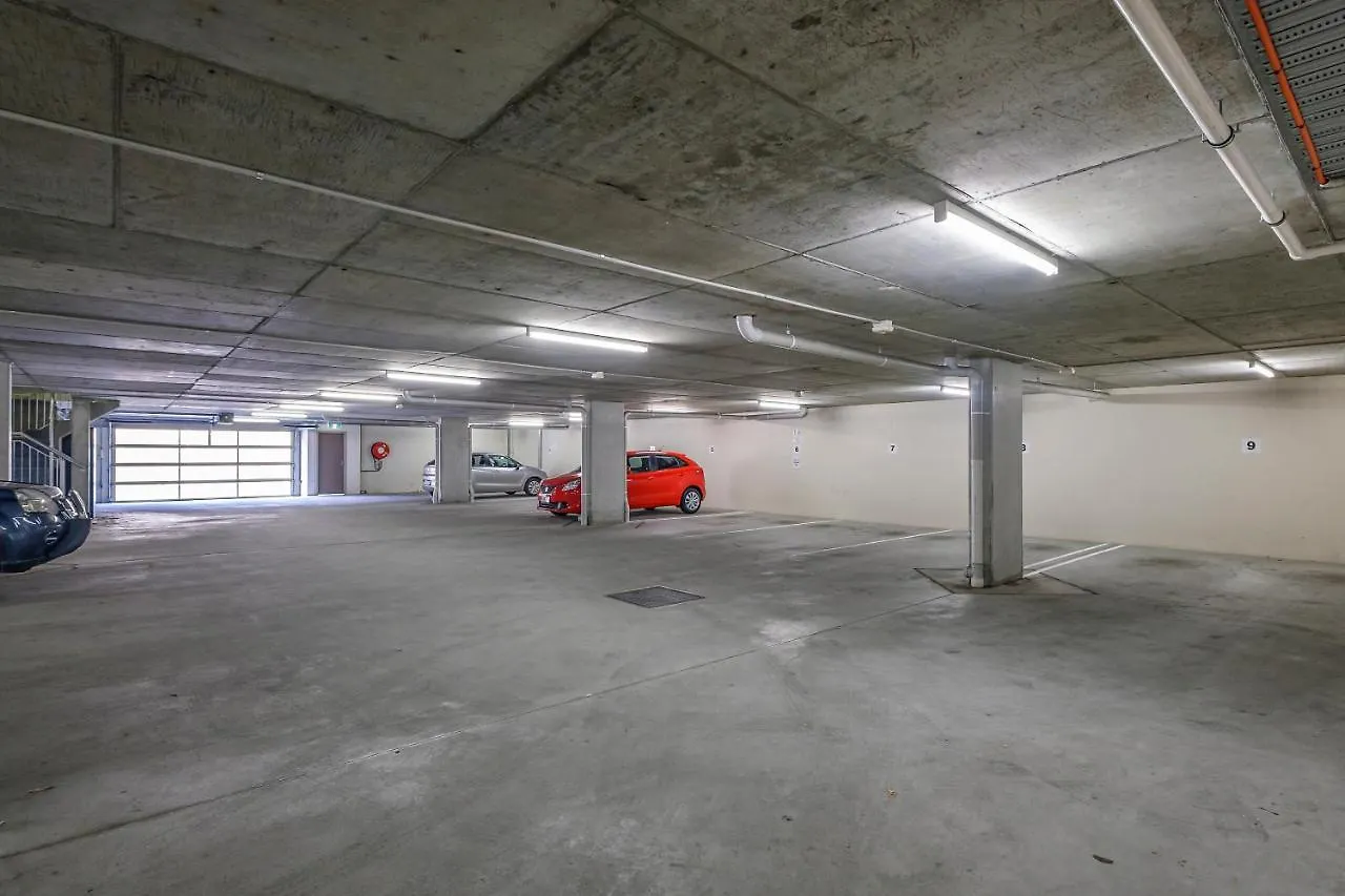 Modern, Central Apartment Footsteps To Salamanca ホバート