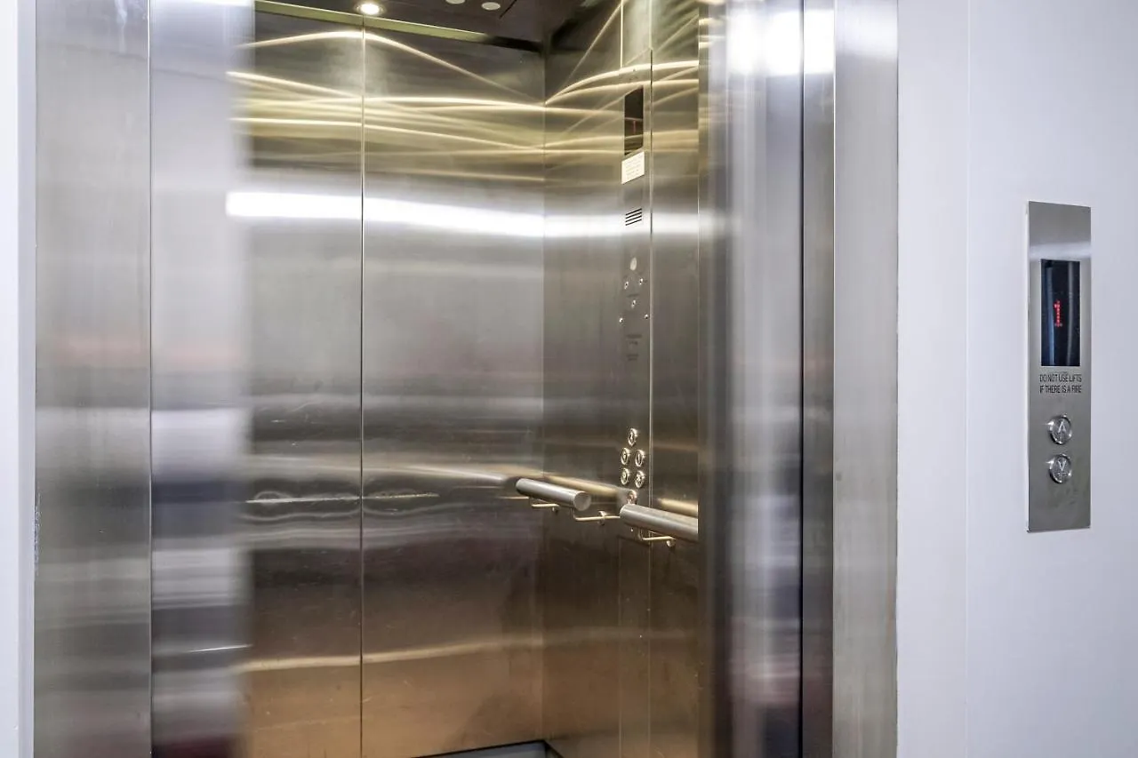 Modern, Central Apartment Footsteps To Salamanca ホバート